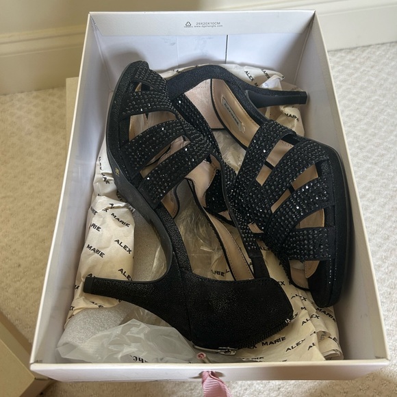Alex Marie Leeanne heels - Picture 3 of 5